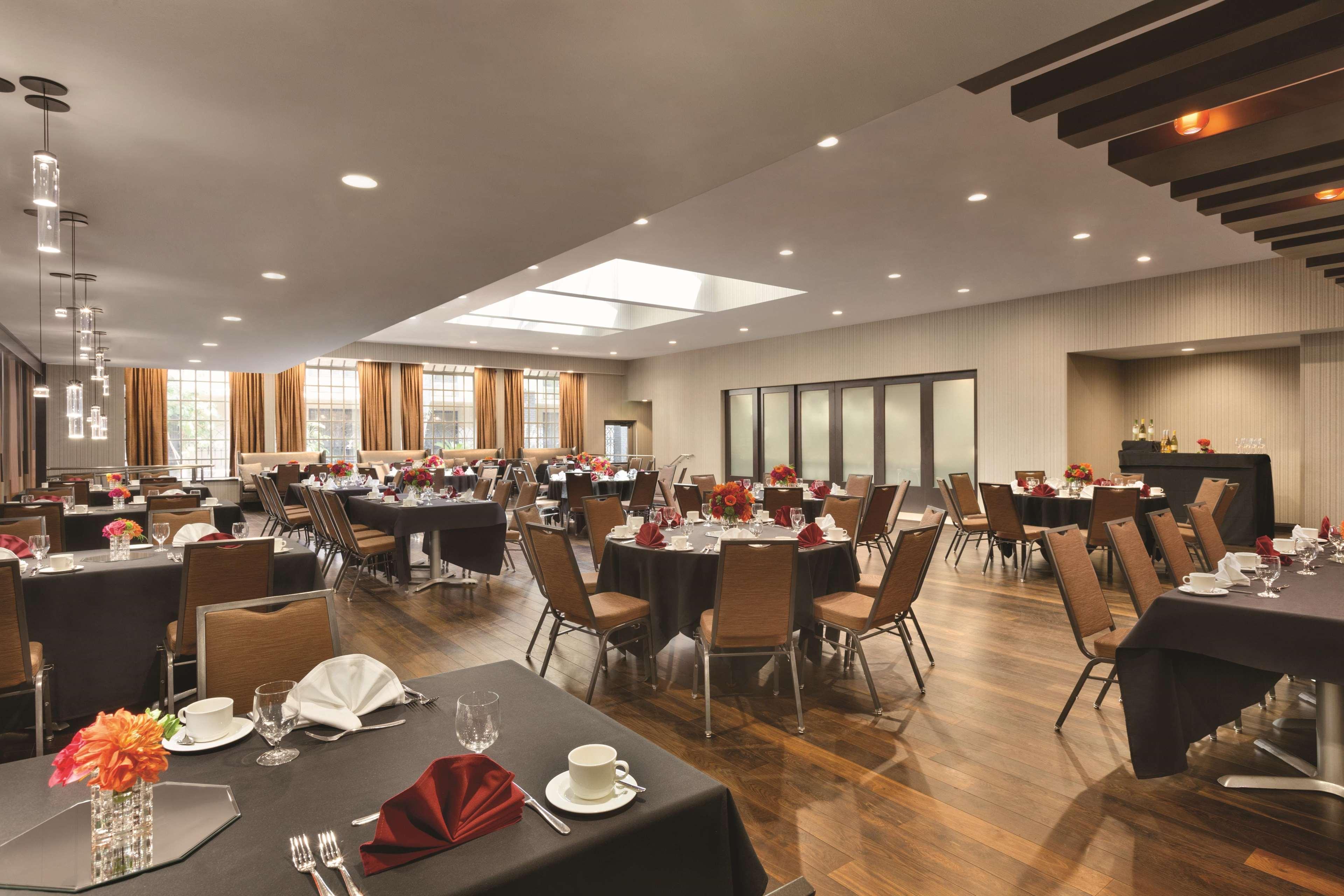 Doubletree By Hilton San Bernardino Hotel Bagian luar foto