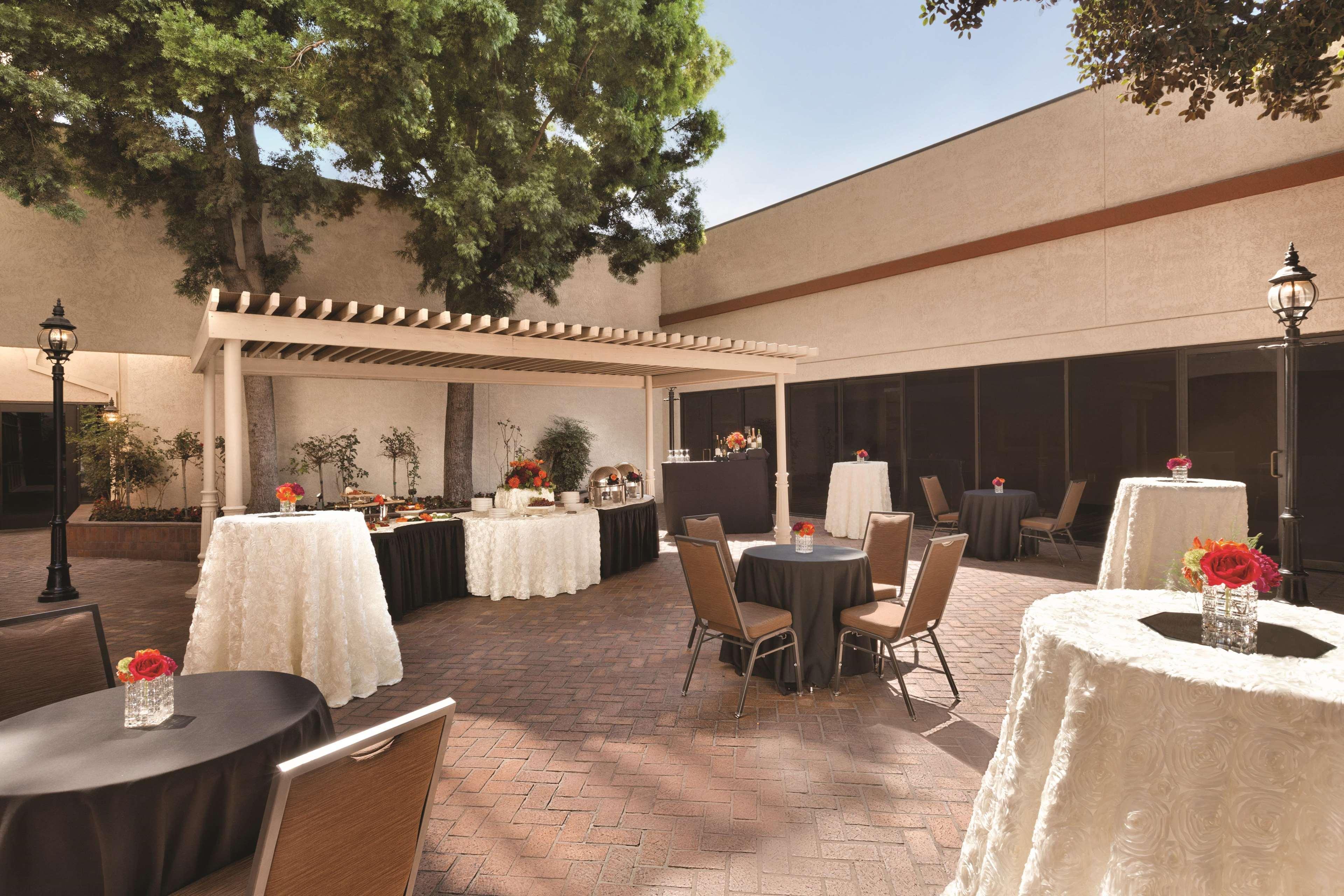 Doubletree By Hilton San Bernardino Hotel Bagian luar foto