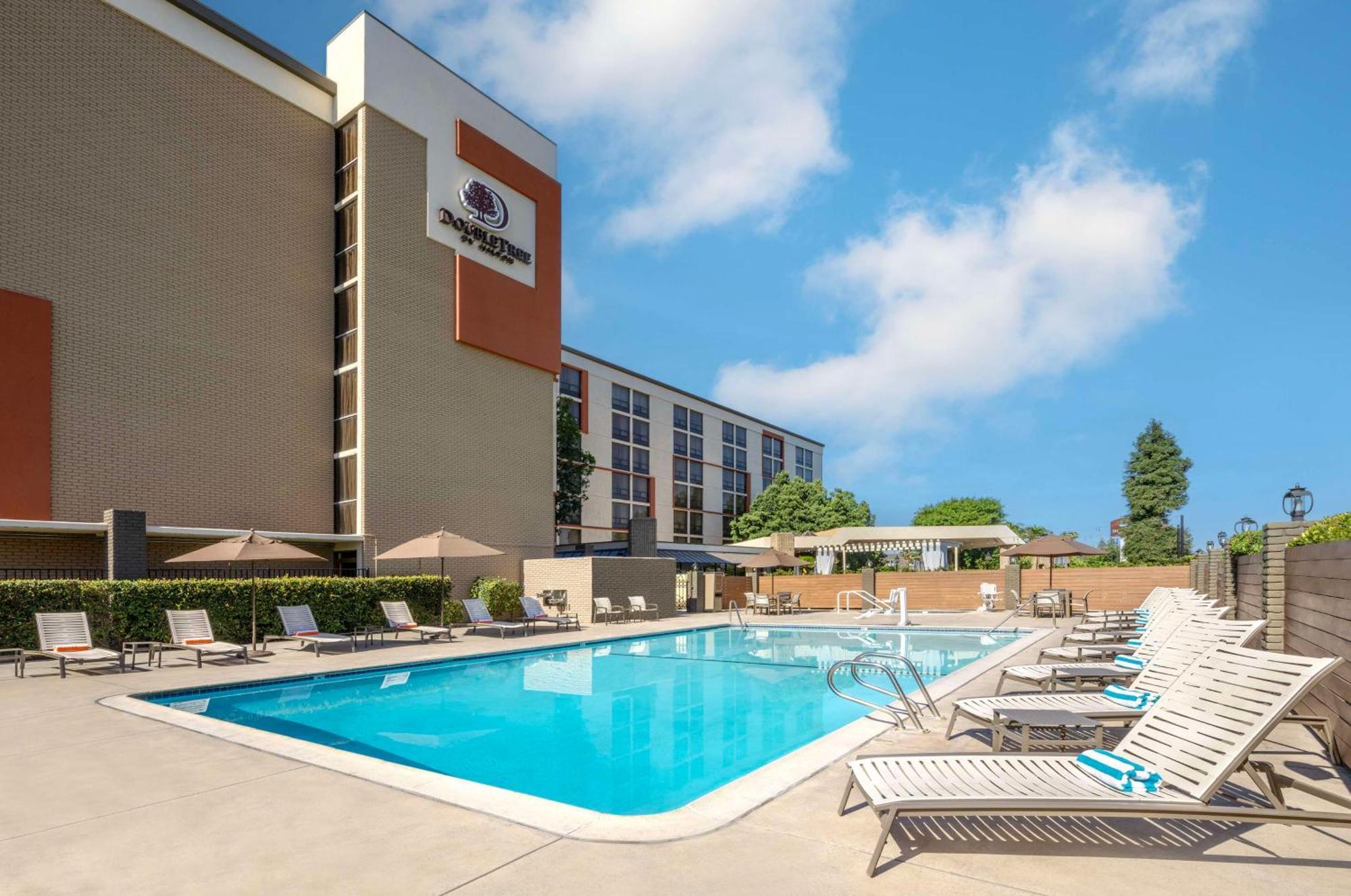 Doubletree By Hilton San Bernardino Hotel Bagian luar foto