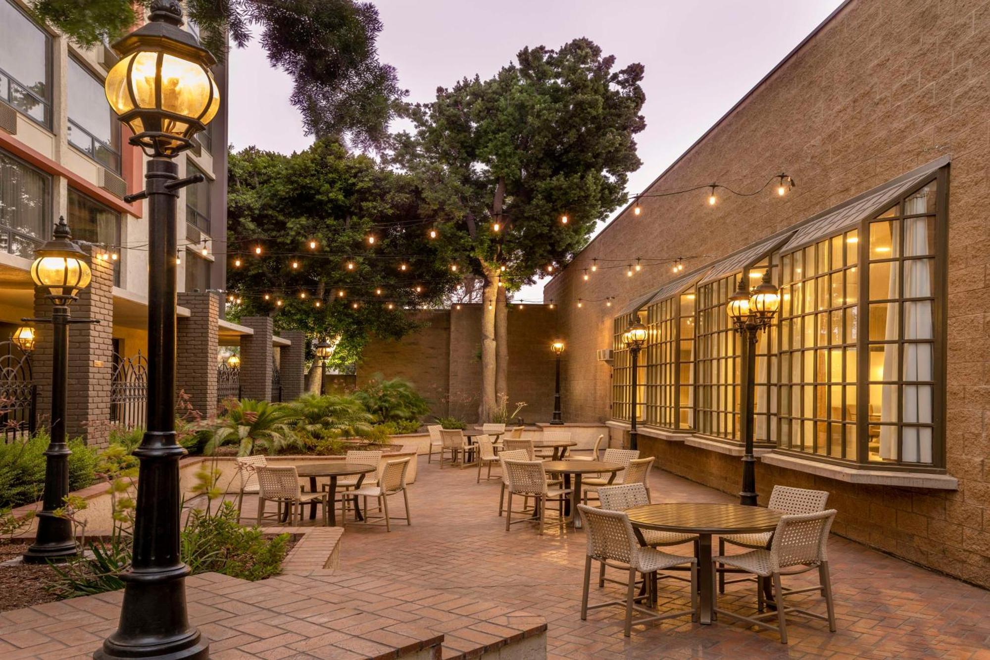 Doubletree By Hilton San Bernardino Hotel Bagian luar foto