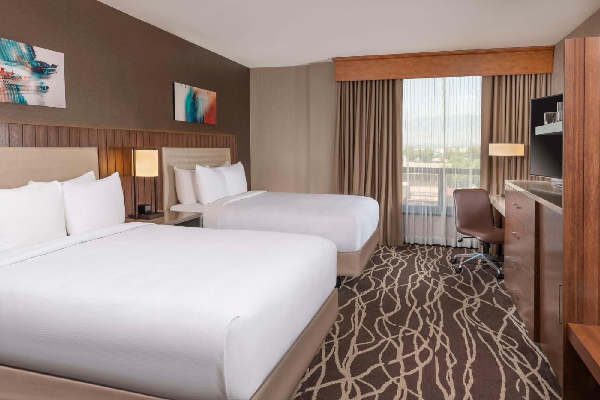 Doubletree By Hilton San Bernardino Hotel Bagian luar foto