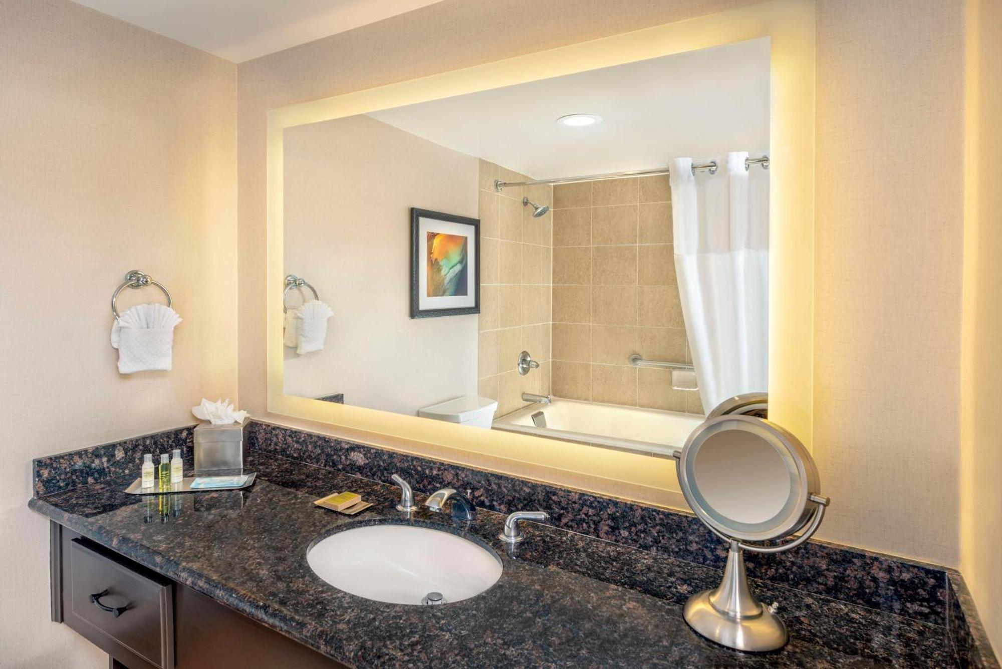Doubletree By Hilton San Bernardino Hotel Bagian luar foto