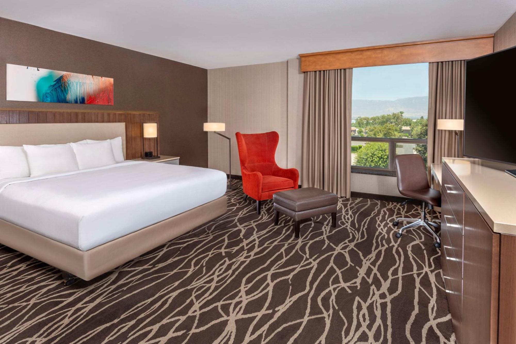 Doubletree By Hilton San Bernardino Hotel Bagian luar foto