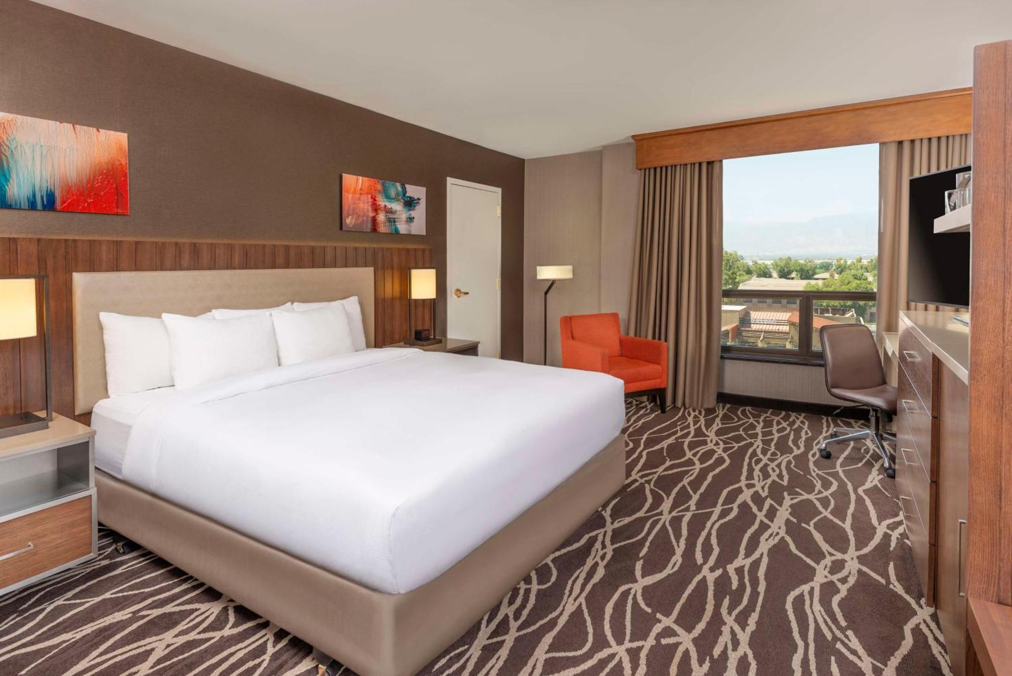 Doubletree By Hilton San Bernardino Hotel Bagian luar foto